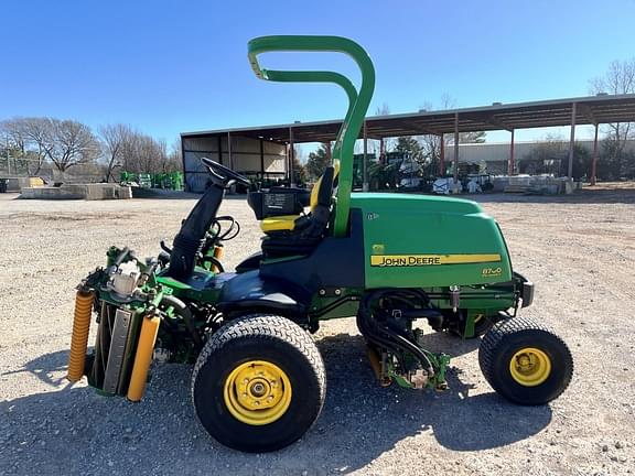 Image of John Deere 8700 equipment image 1
