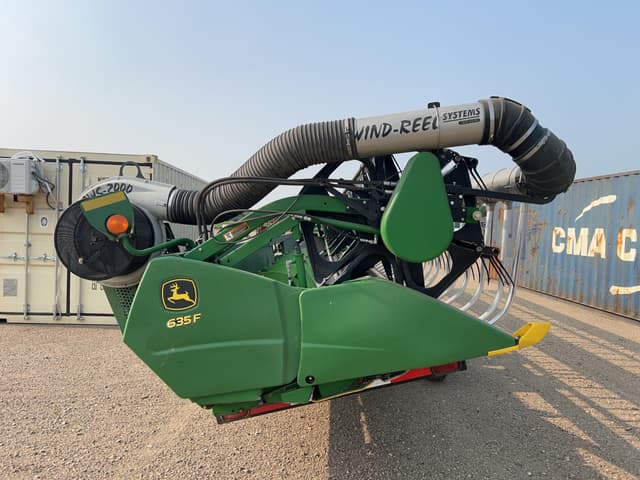 Image of John Deere 635F equipment image 4