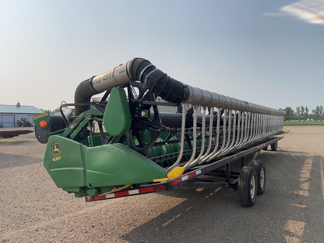 Image of John Deere 635F equipment image 3