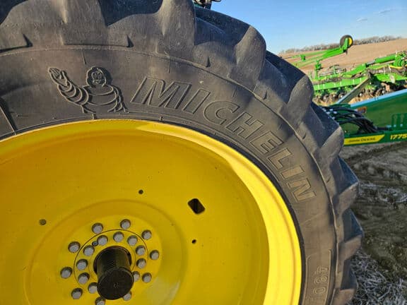 Image of John Deere 9360R equipment image 3