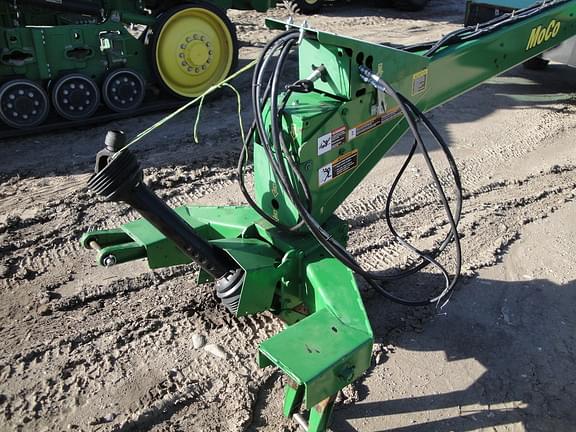 Image of John Deere 946 equipment image 4