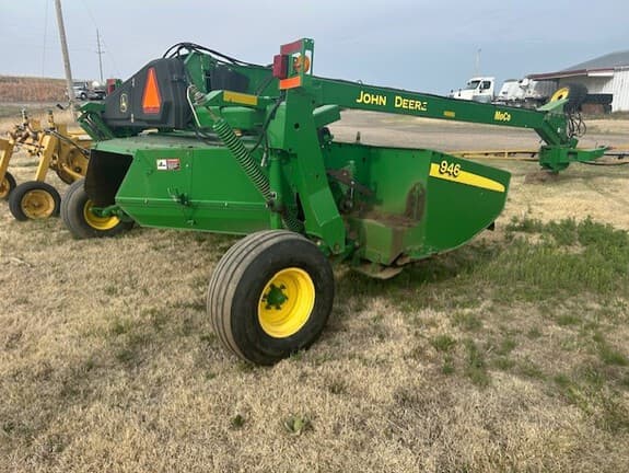 Image of John Deere 946 equipment image 3
