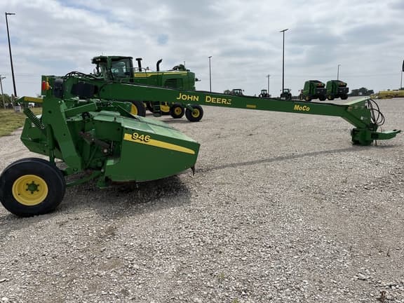 Image of John Deere 946 equipment image 4