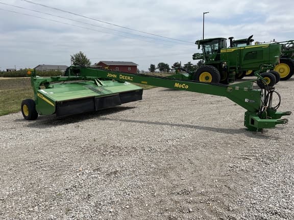 Image of John Deere 946 equipment image 2