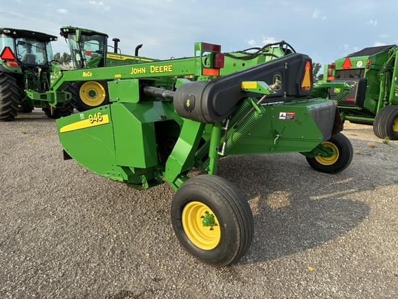 Image of John Deere 946 equipment image 1