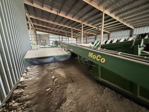 Image of John Deere 946 Primary image