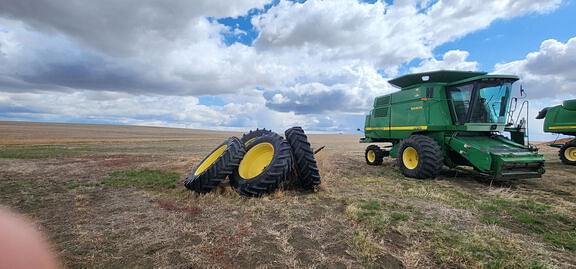 Image of John Deere 9460R equipment image 4