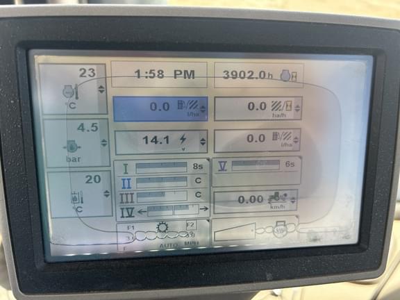 Image of John Deere 9460R equipment image 1