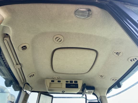 Image of John Deere 9460R equipment image 4