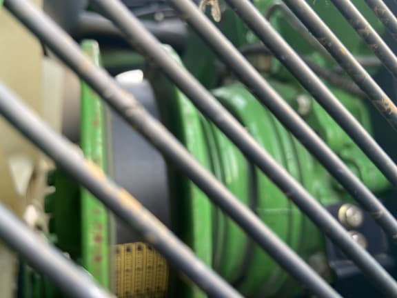 Image of John Deere 9460R equipment image 2