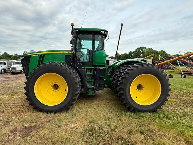 Image of John Deere 9560R equipment image 1