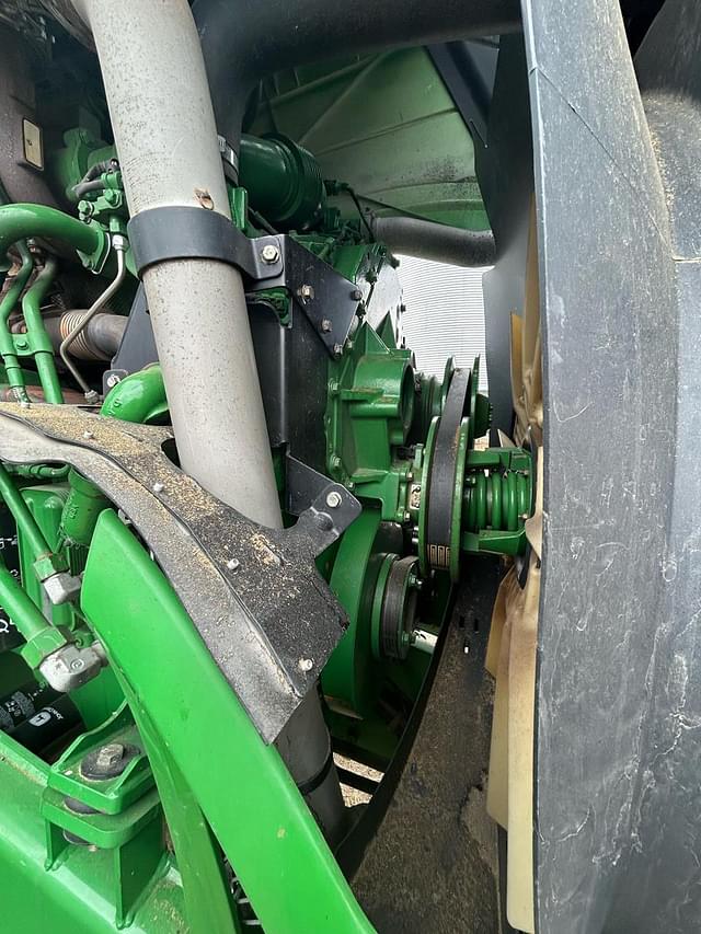 Image of John Deere 9560RT equipment image 4