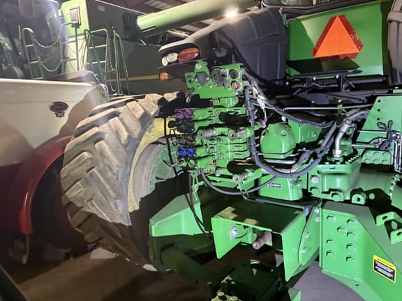 Image of John Deere 9560RT equipment image 2