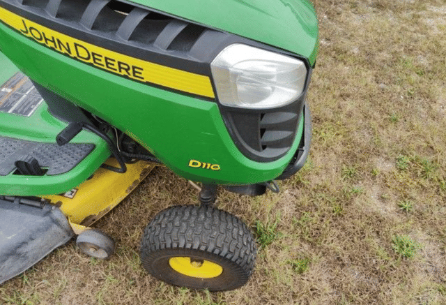 Image of John Deere D110 equipment image 4