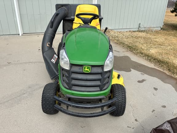 Image of John Deere D130 equipment image 1