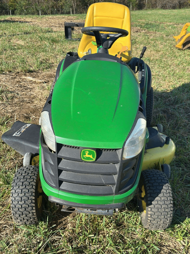 Image of John Deere D140 Primary image