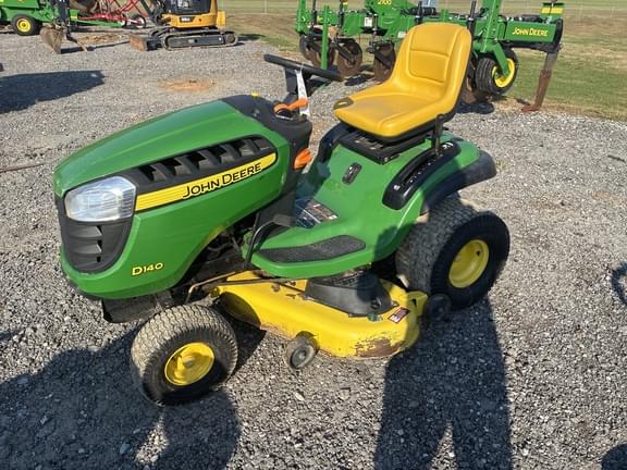 Image of John Deere D140 equipment image 1