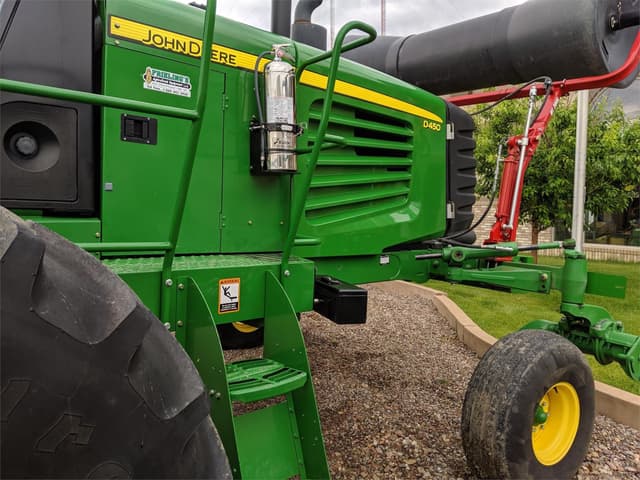 Image of John Deere D450 equipment image 3