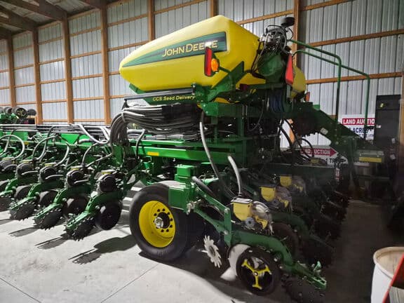 Image of John Deere DB120 equipment image 2