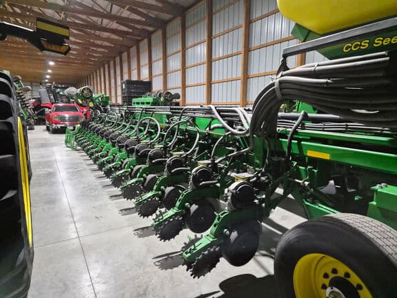 Image of John Deere DB120 equipment image 1
