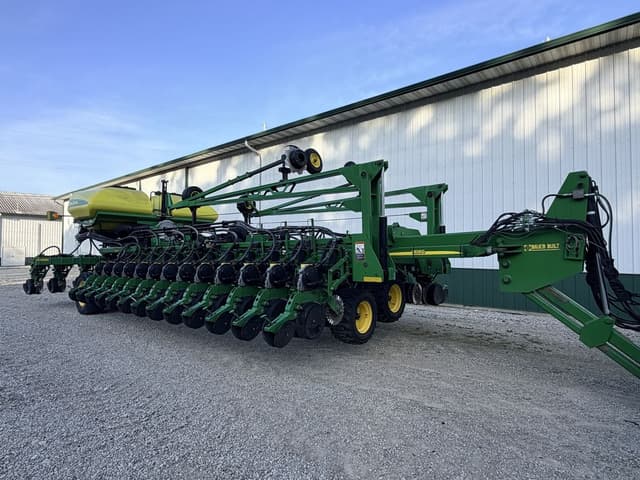 Image of John Deere DB60 equipment image 1
