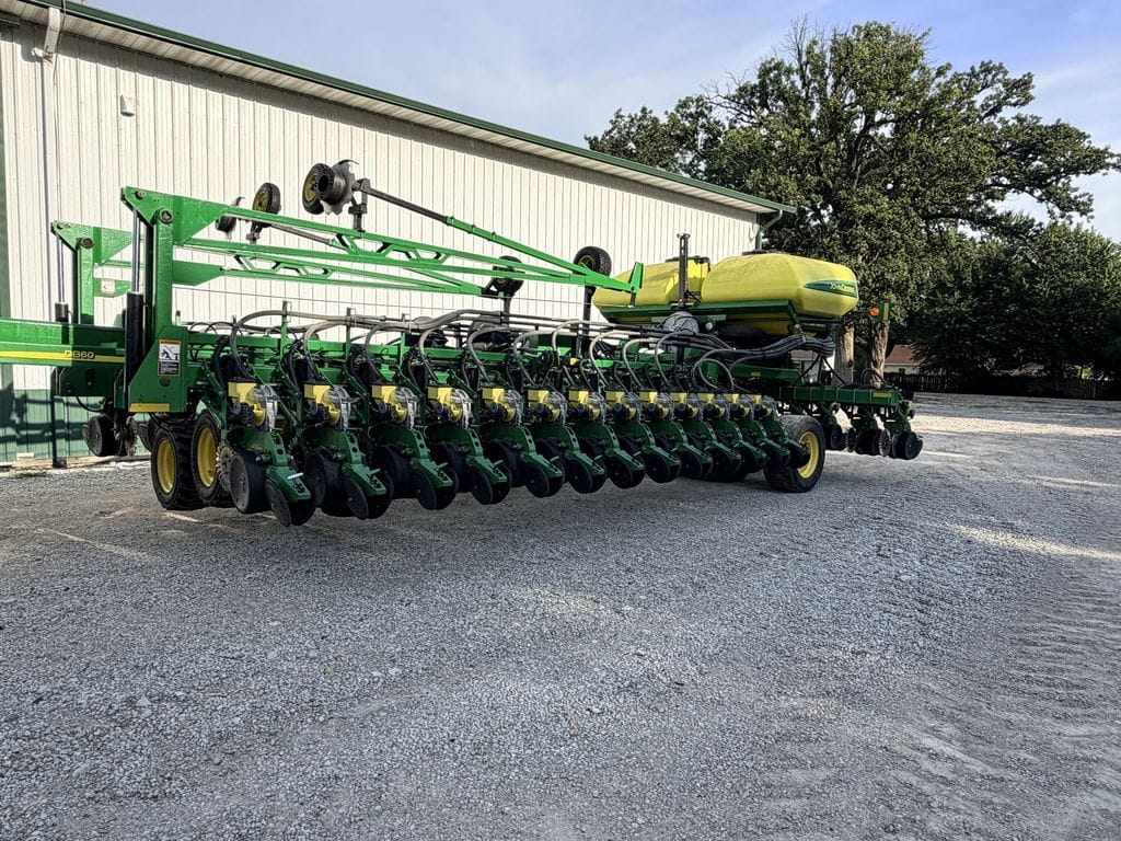 2012 John Deere DB60 Equipment Image0