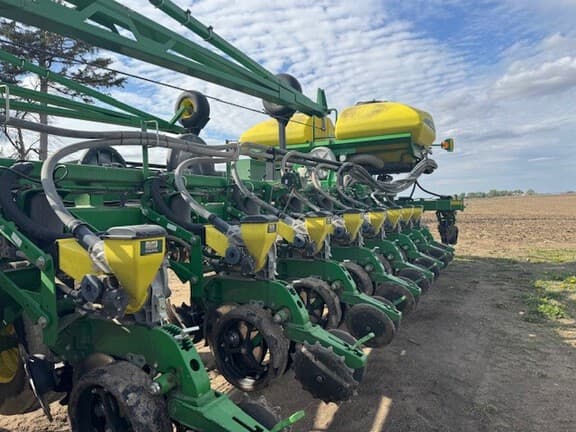 Image of John Deere DB60 equipment image 1