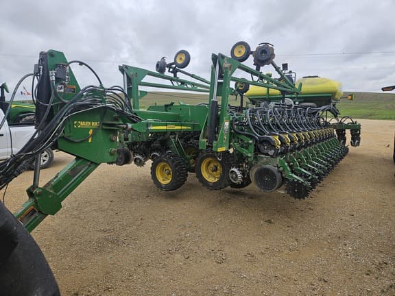 Image of John Deere DB60 equipment image 1