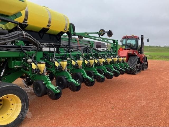 Image of John Deere DB60 equipment image 1
