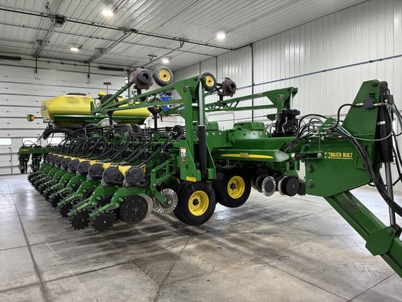 2012 John Deere DB60 Equipment Image0