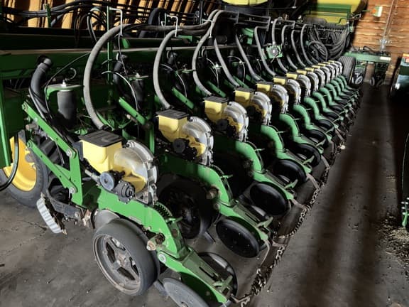 Image of John Deere DB66 equipment image 1