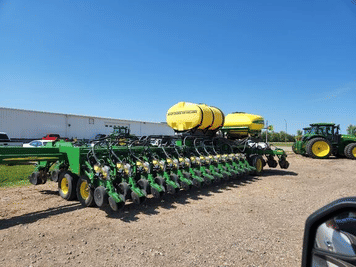 Main image John Deere DB66