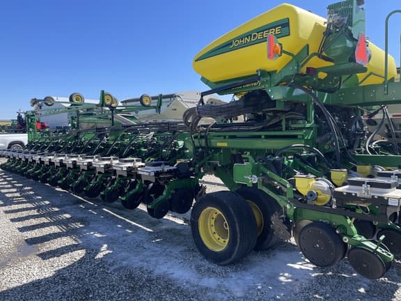 Image of John Deere DB90 equipment image 4