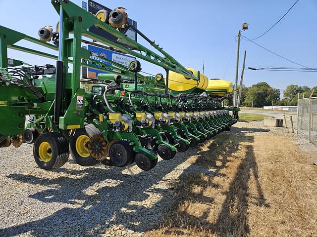 Image of John Deere DB90 equipment image 2