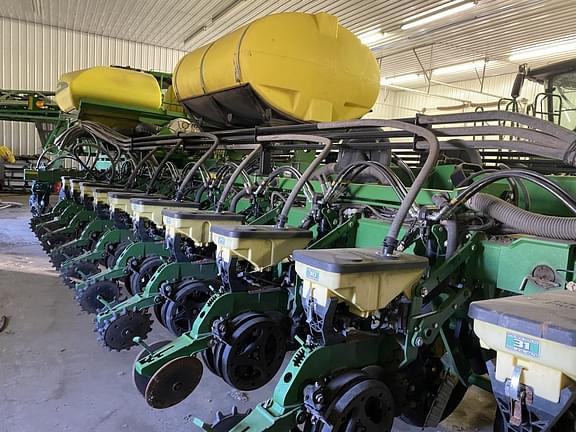 Image of John Deere DB90 equipment image 1