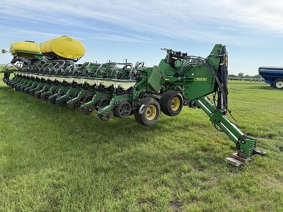 Image of John Deere DB90 equipment image 2