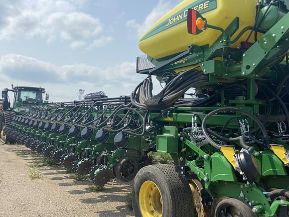 Image of John Deere DB90 equipment image 3