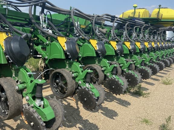 Image of John Deere DB90 equipment image 2