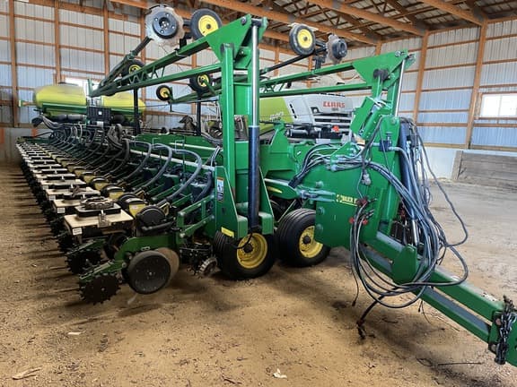 Image of John Deere DB90 equipment image 1