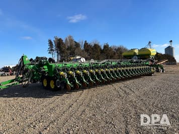 Main image John Deere DB90
