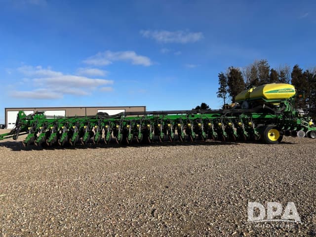 Image of John Deere DB90 equipment image 3