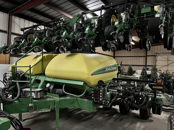 Image of John Deere DR24 equipment image 4