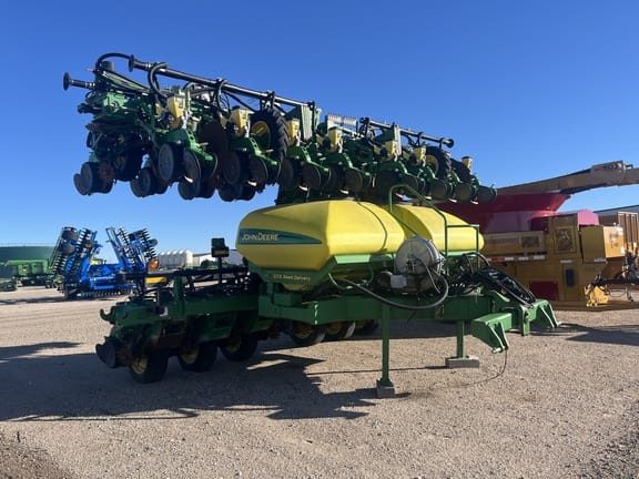 Main image John Deere DR24
