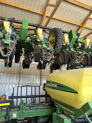 Image of John Deere DR24 equipment image 1