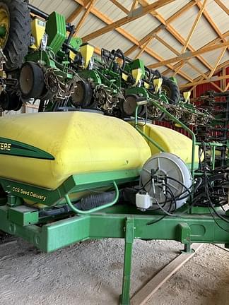 Image of John Deere DR24 equipment image 2