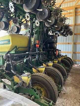 Image of John Deere DR24 equipment image 3