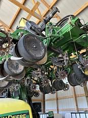 Main image John Deere DR24 19