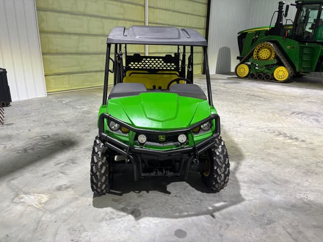 Image of John Deere Gator XUV 550 equipment image 1