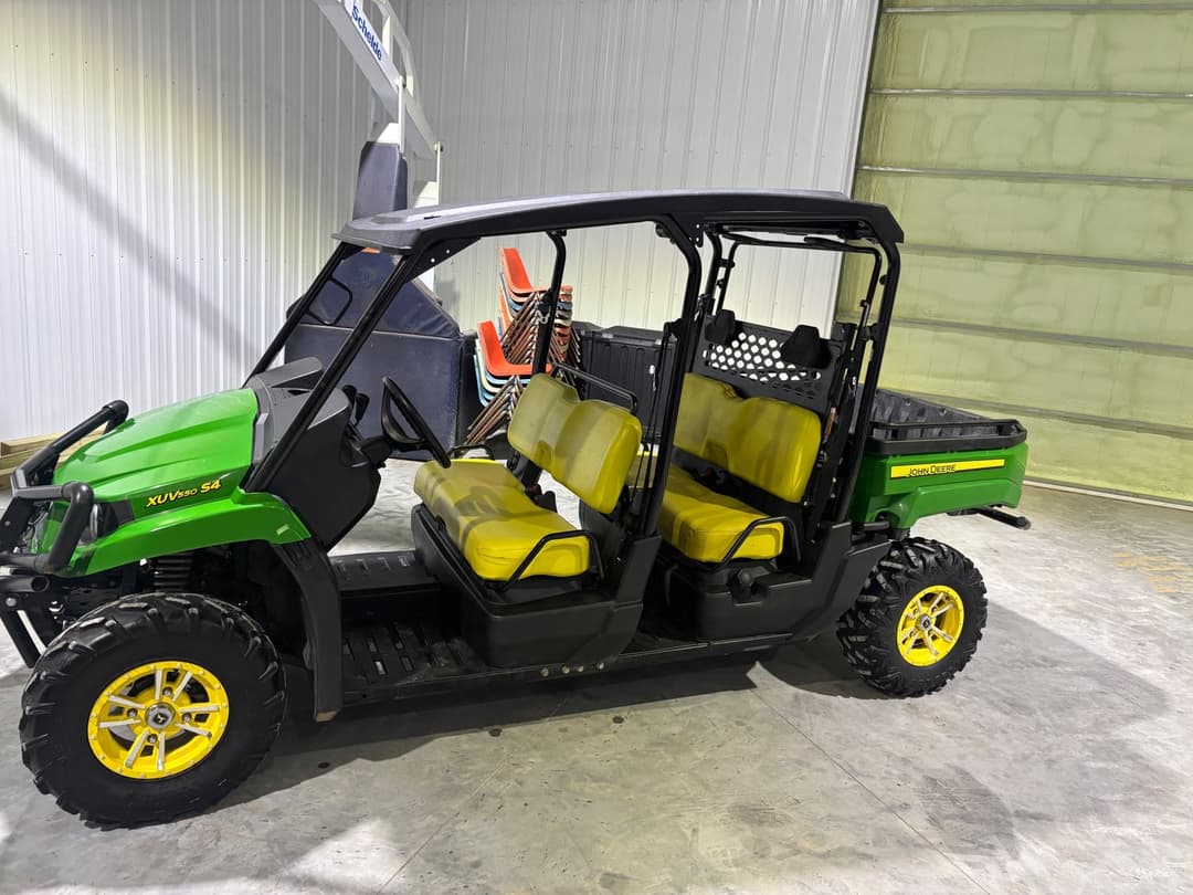 Image of John Deere Gator XUV 550 Primary image