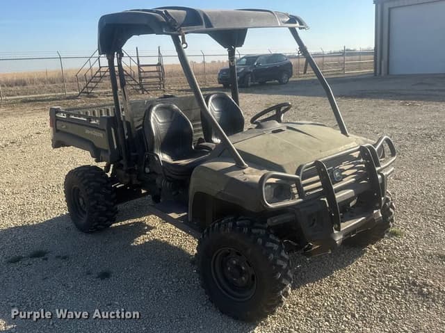 Image of John Deere Gator 825 equipment image 2